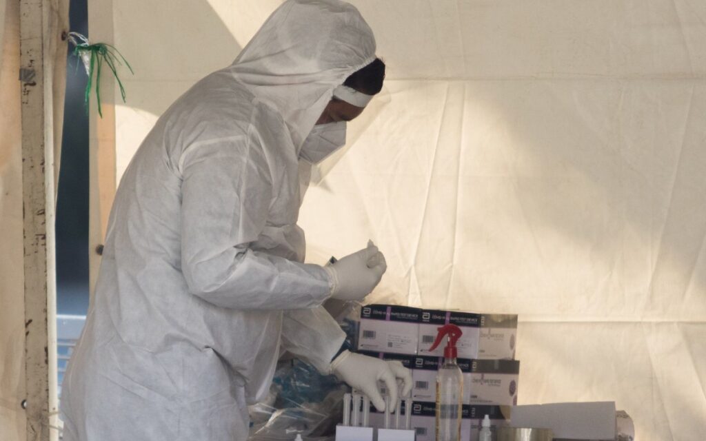 Morena critica cobro de pruebas en alcaldías panistas; es opción para atender la demanda: Tabe