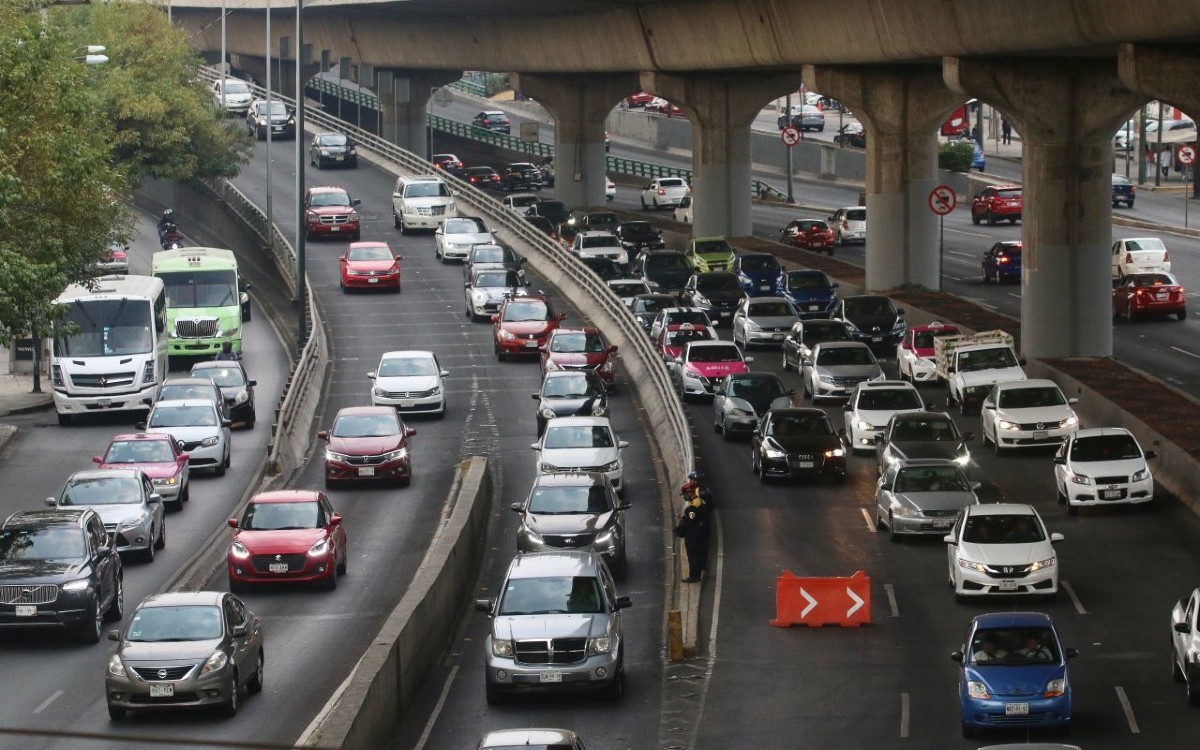 Multa por tener placas foráneas en CDMX es solo para autos de lujo, dice Sheinbaum