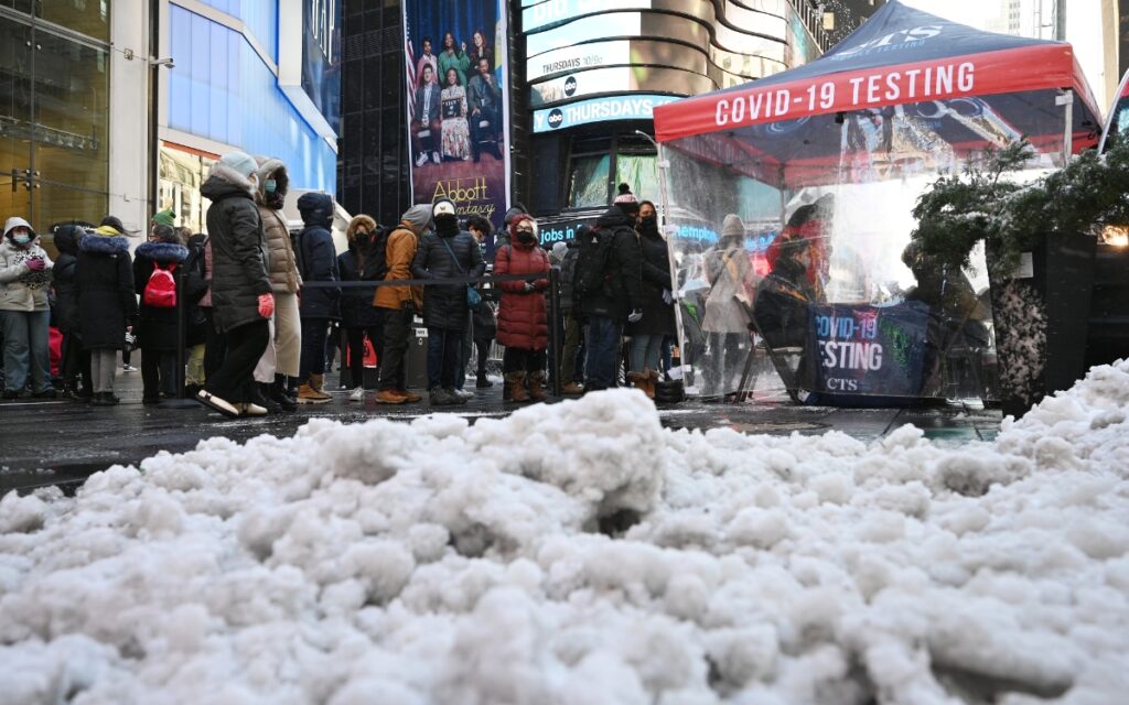 NY ordena detener cirugías no esenciales por aumento de casos