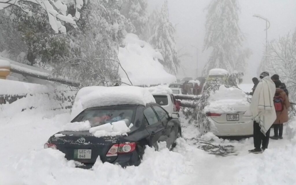 Nevadas deja 22 muertos en Pakistán; 9 eran niños