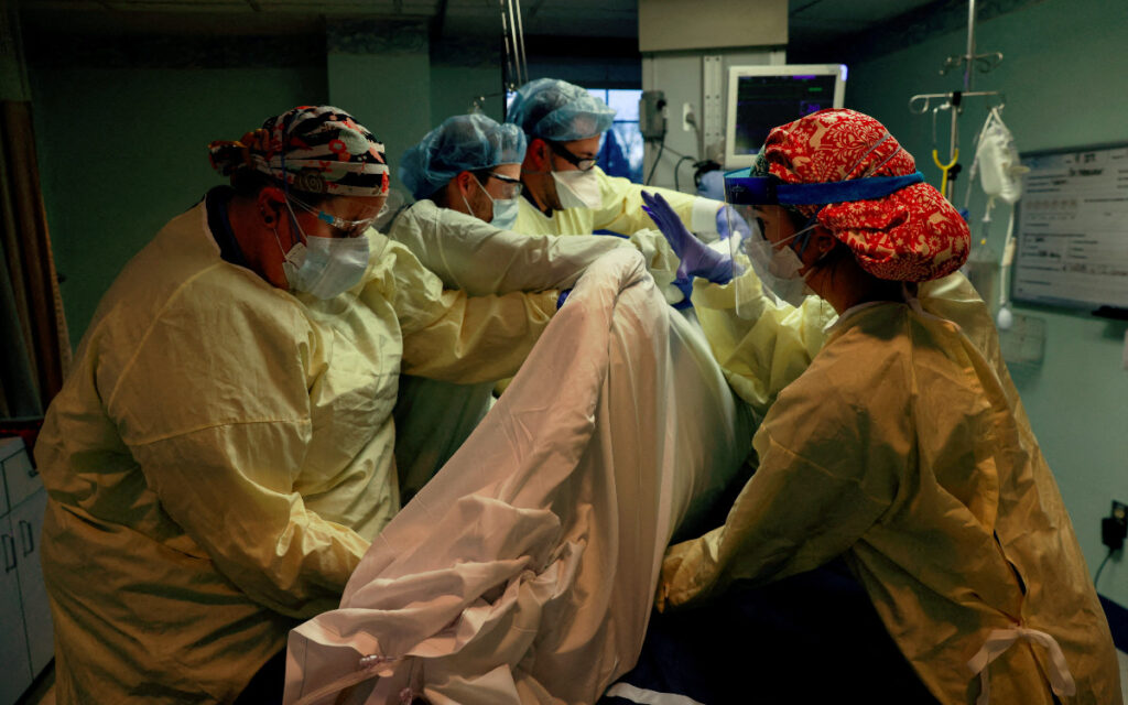 'No creo que hayamos visto aún el pico' de contagios de Covid por ómicron: CDC