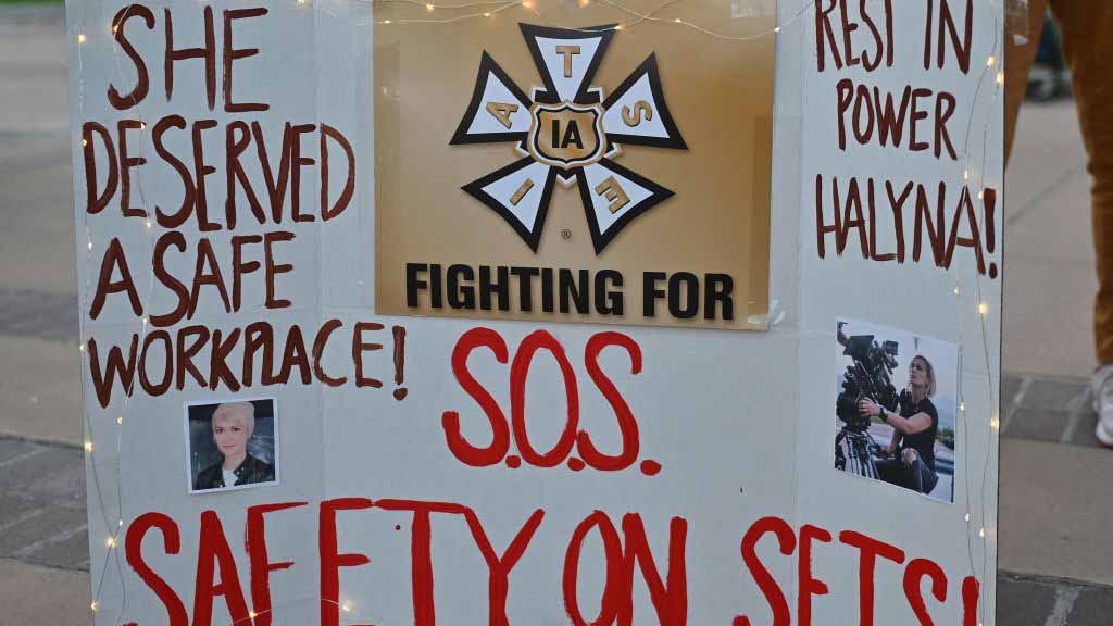 Nueva demanda en caso Alec Baldwin: armera de la película “Rust” culpa a proveedor de municiones