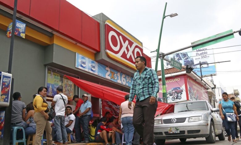 OXXO le responde a AMLO cuánto paga de luz y despeja duda sobre por qué cierra la segunda caja