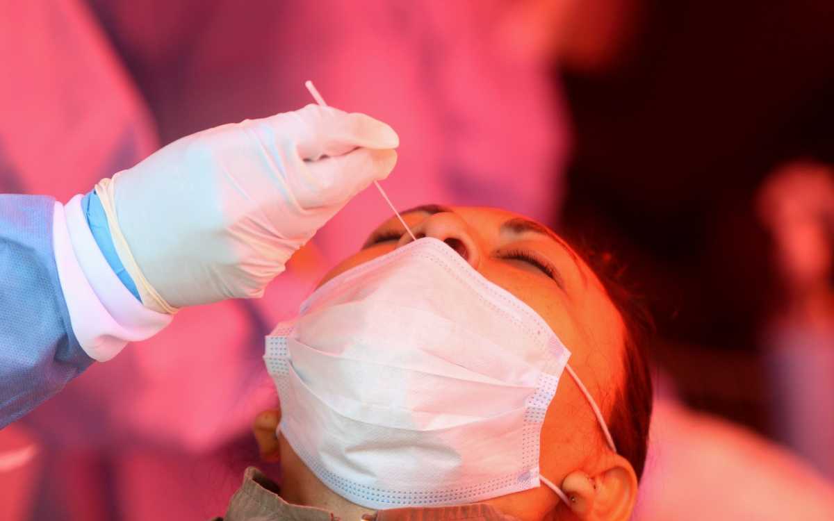 Patrones no solicitarán pruebas de Covid a empleados, acuerdan IP y gobierno capitalino