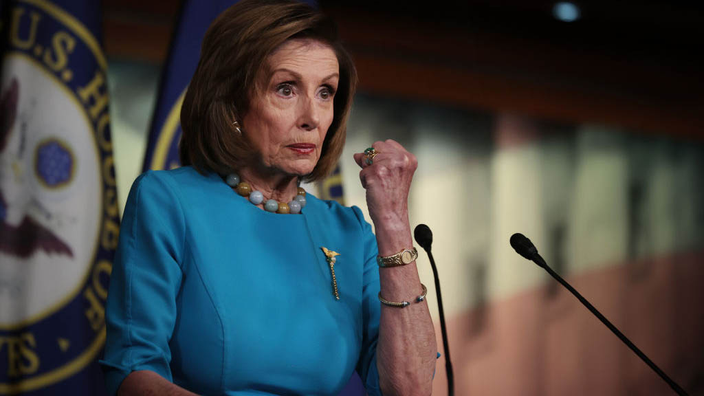 Pelosi dice que “la democracia ganó” el 6 de enero