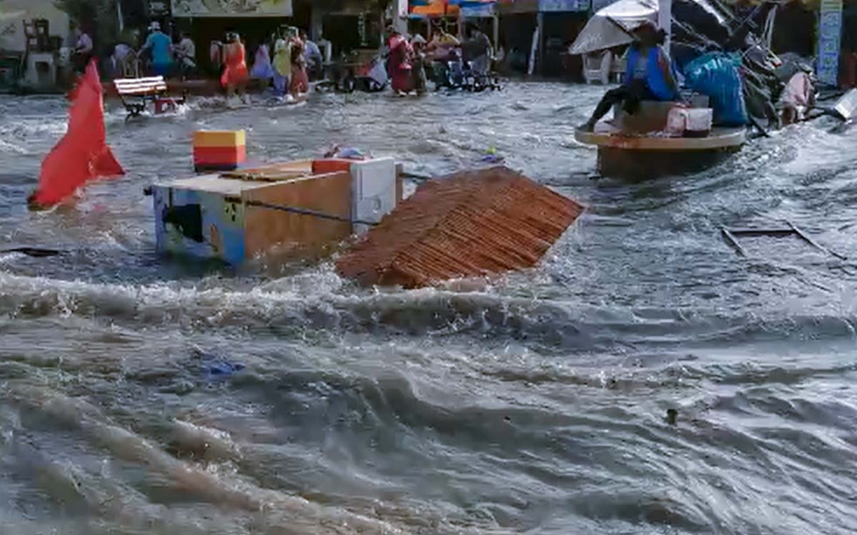 Perú confirma al menos dos muertes por el oleaje causado por el volcán de Tonga