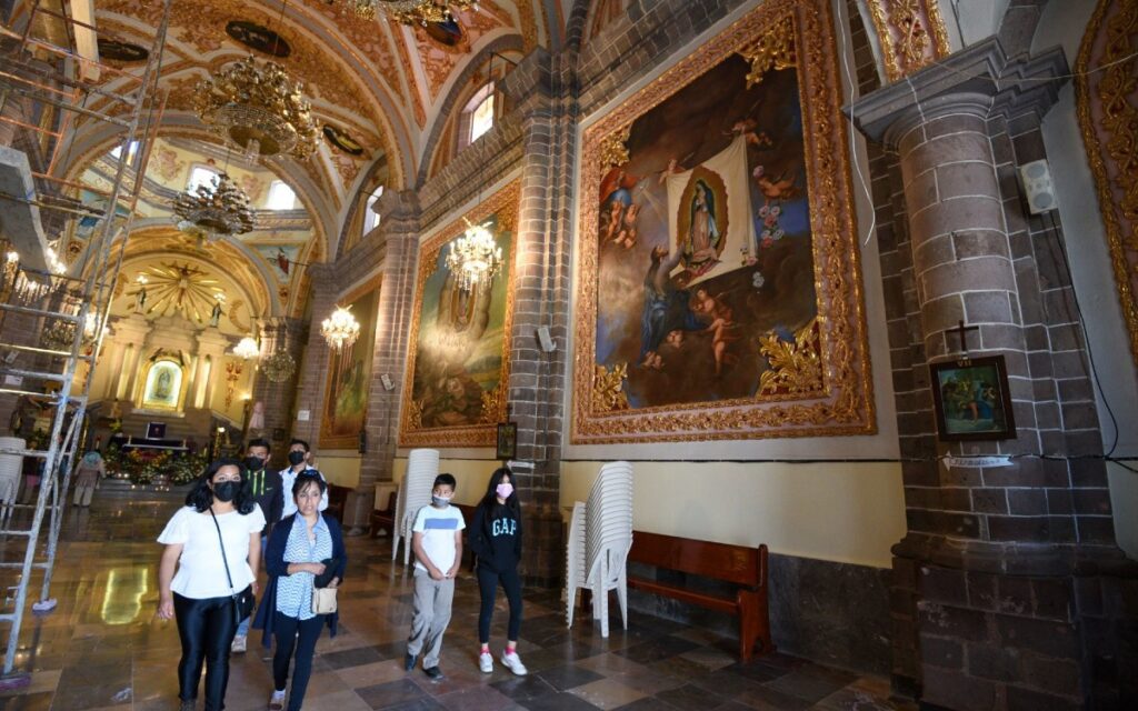 Pese a alza de casos Covid, Arquidiócesis pide mantener abiertas las iglesias