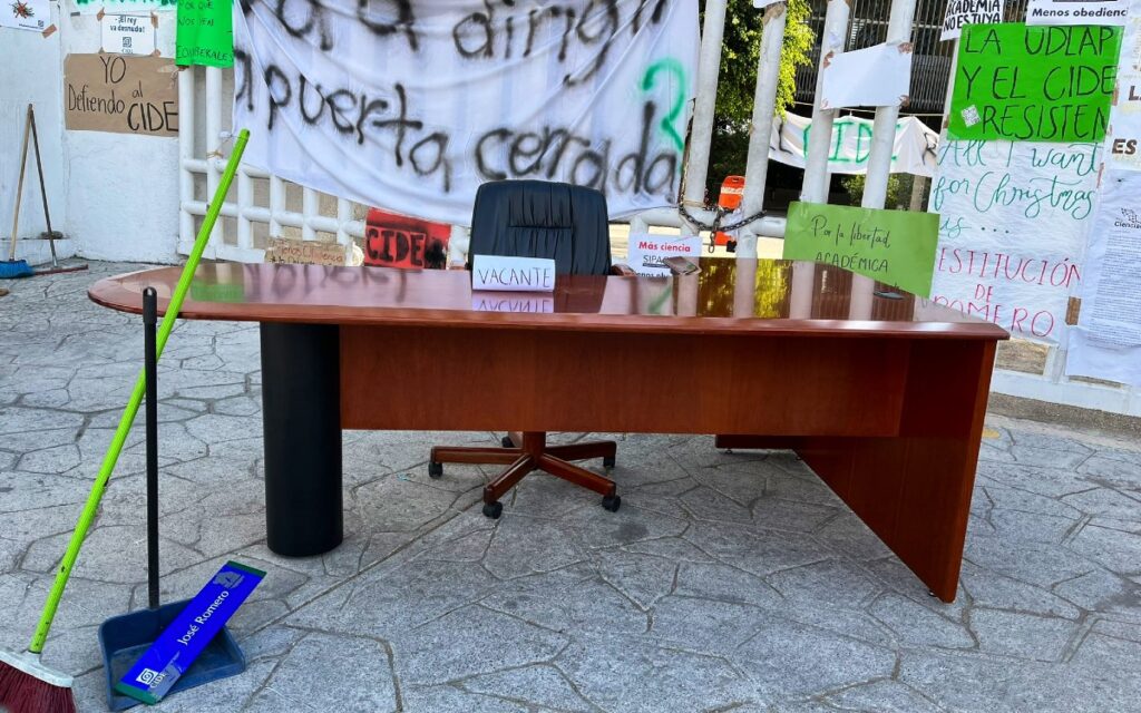Por alza de Covid, estudiantes liberan instalaciones del CIDE