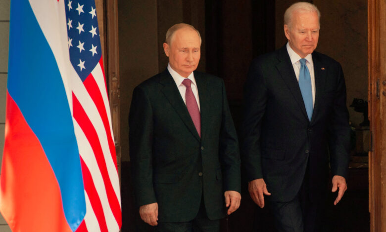Putin podría sufrir 'sanciones directas' si Rusia invade Ucrania, advierte Biden