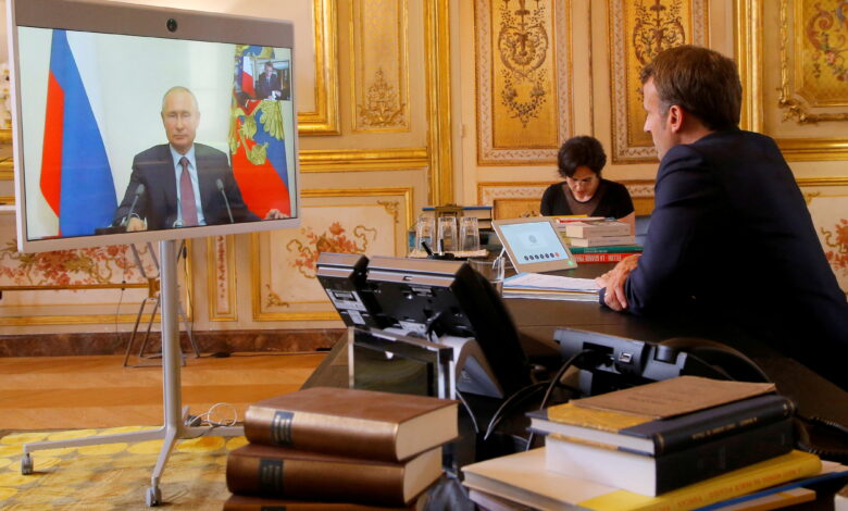 Putin y Macron abogan por una desescalada en la crisis de Ucrania