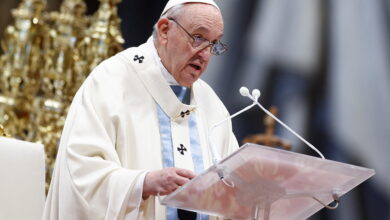 Que la pandemia no sea pretexto para violar derechos laborales, exhorta el Papa