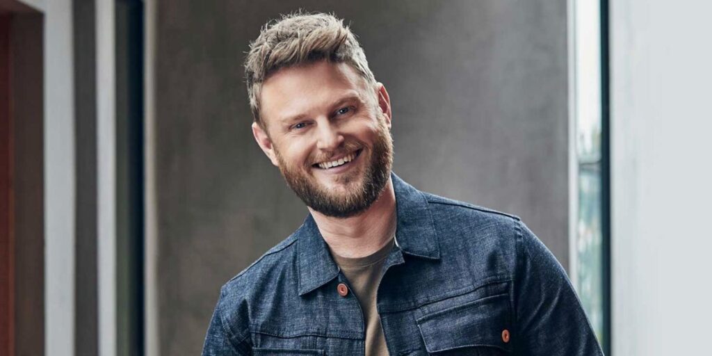 Queer Eye: Bobby Berk bromea sobre su aparición en la temporada 1