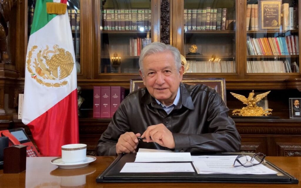 Reaparece AMLO; celebra que Salinas Pliego analice comprar Banamex