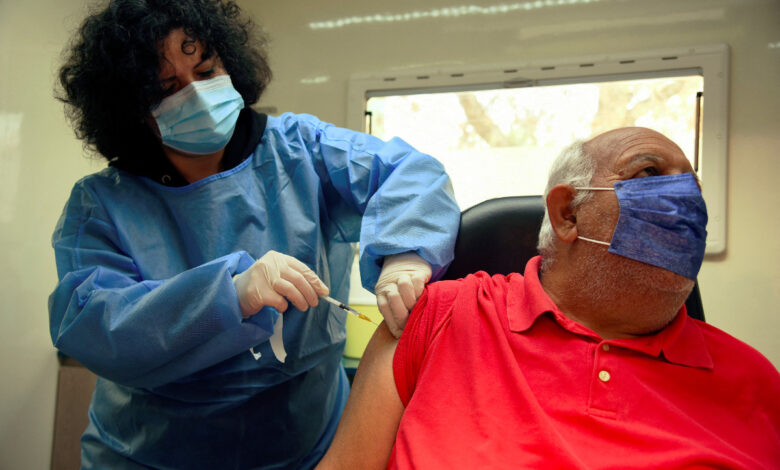 Refuerzo de Sinopharm basado en proteínas es más potente contra ómicron que vacuna previa: estudio