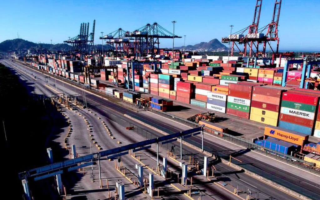 Reportan recaudación histórica en las aduanas durante 2021