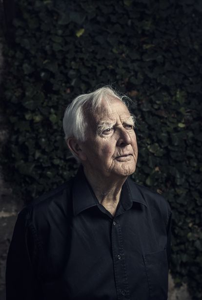 El escritor John Le Carré, en 2019 en Deia, Mallorca.