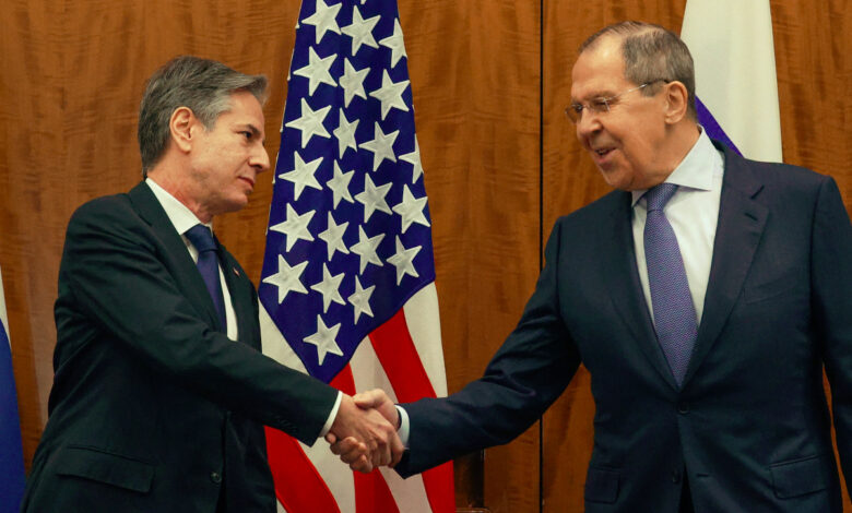 'Respuesta rápida, severa y unida', prevalece advertencia de EU a Rusia; Blinken y Lavrov asegurán proceso diplomático