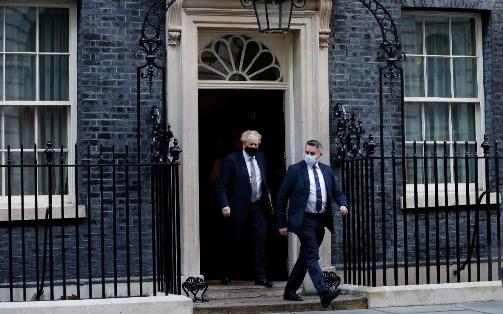 Revelan dos fiestas más en la casa de gobierno de Reino Unido durante la pandemia