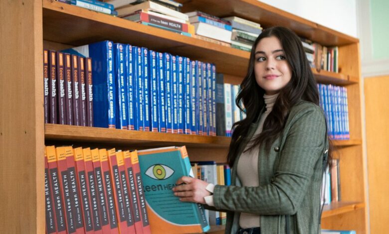 Revisión de Sex Appeal: la nueva comedia adolescente de Hulu no se puede comparar con la educación sexual