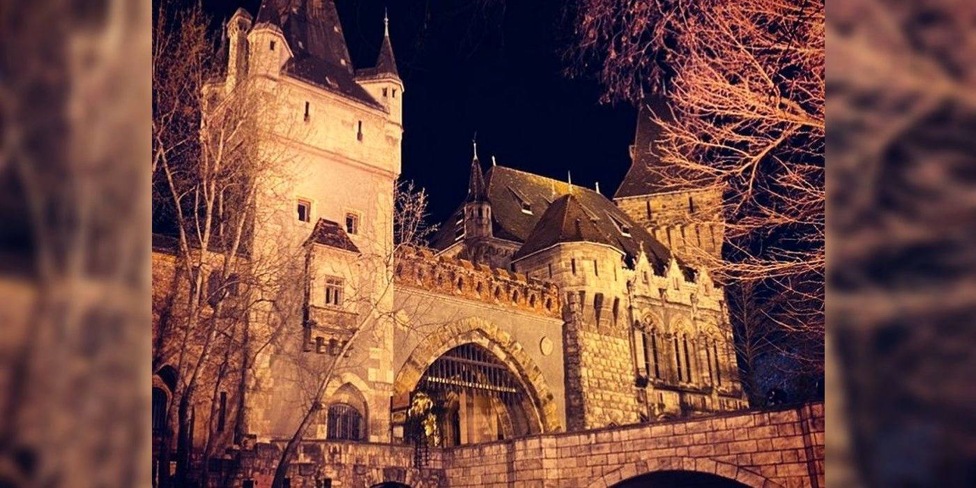 Rob Zombie comparte la foto de The Munsters Set de Spooky Castle Location