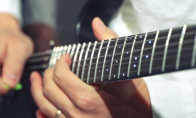 Samsung inventó una guitarra inteligente que te hace sentir como una estrella de rock