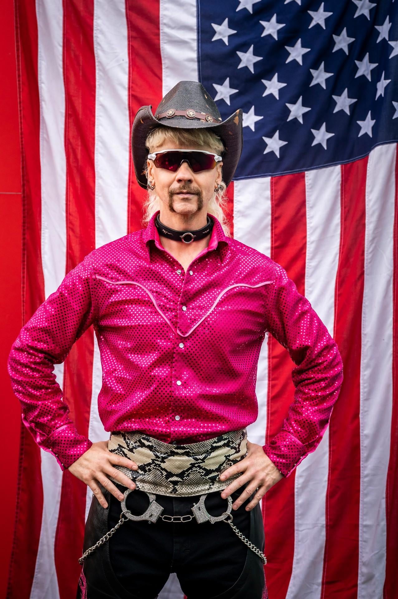 joe-vs-carole-joe-exotic-john-cameron-mitchell.jpg joe-vs-carole-joe-exotic-john-cameron-mitchell.jpg