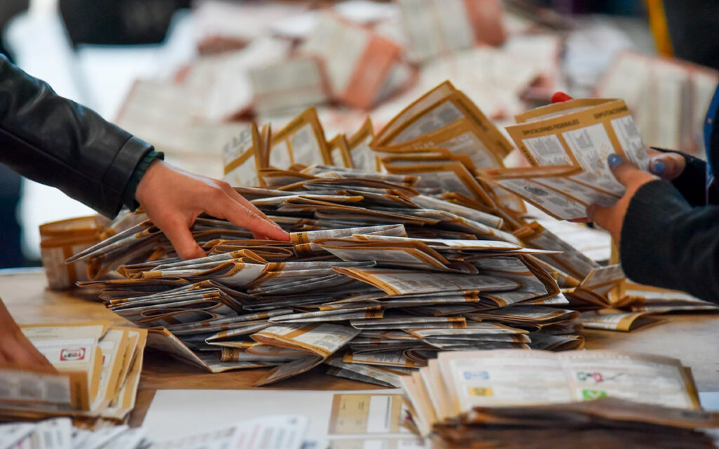 Sentencian a dos exfuncionarias del DIF de NL por coaccionar el voto a favor de Morena