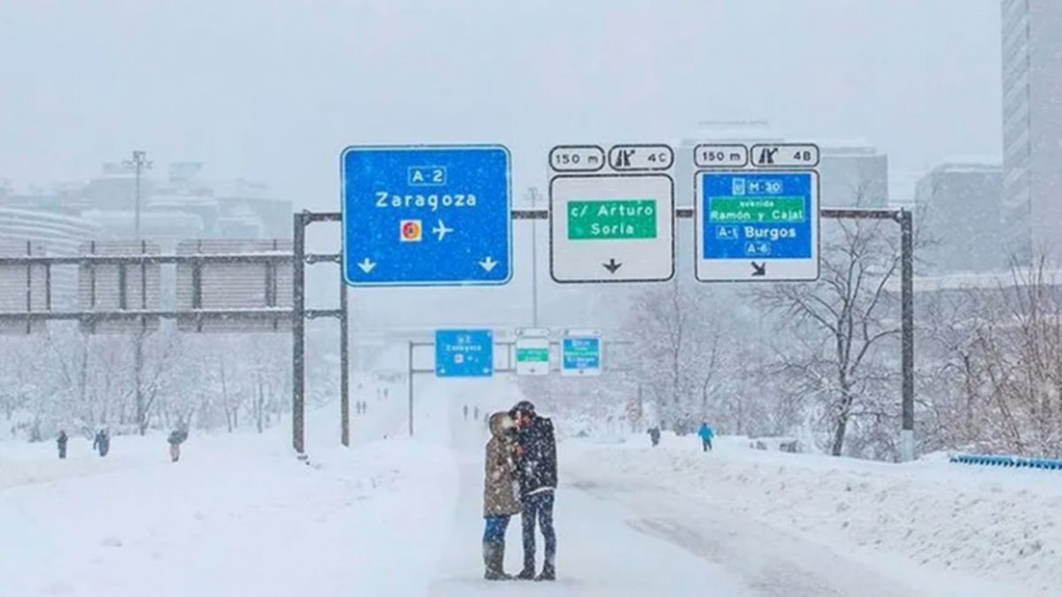 Siguen buscando a la pareja más romántica de la borrasca Filomena: ¿Sabes quiénes son?
