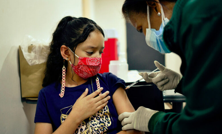 Sin pruebas de que niños y adolescentes sanos requieran dosis anti-Covid de refuerzo: OMS
