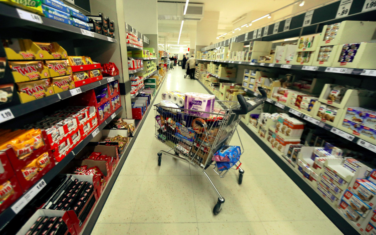 Suben precios en EU: Inflación se dispara un 7%, un nuevo máximo en 40 años