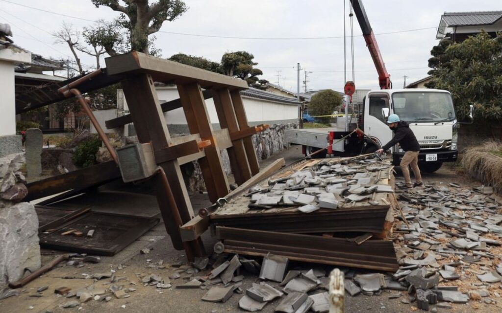 Temblor de 6.6 sacude a Japón y deja al menos 10 heridos