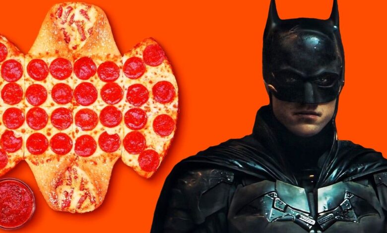 The Batman Movie Little Caesars Tie-In es un Calzony de forma ridícula