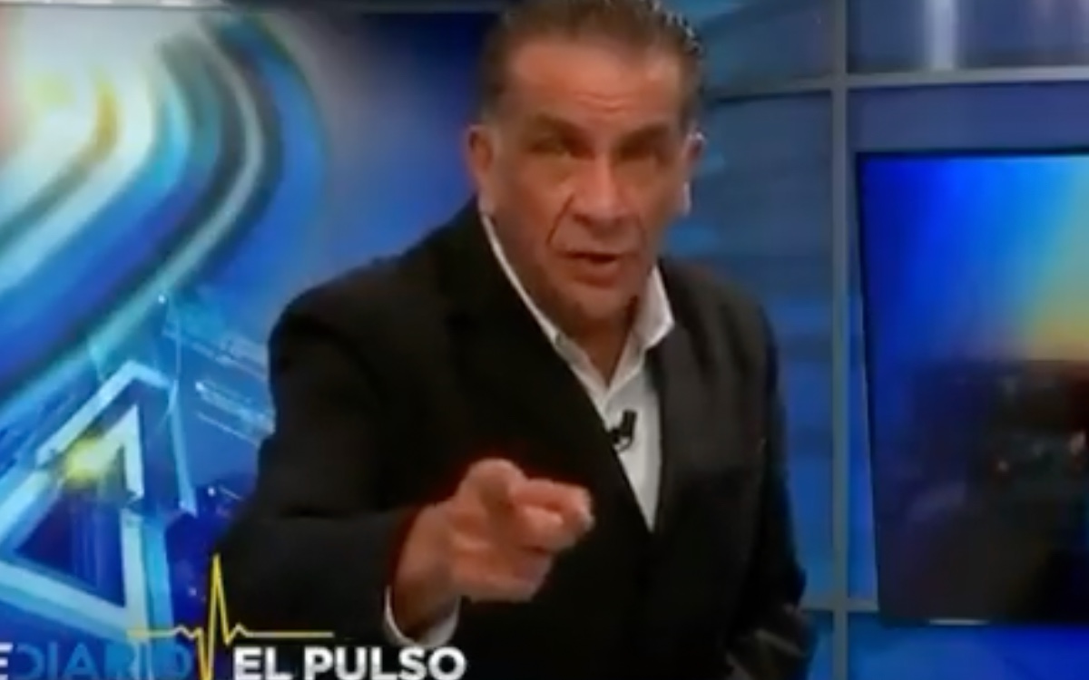 ‘Tunde’ conductor de TV a los antivacunas y se viraliza en redes