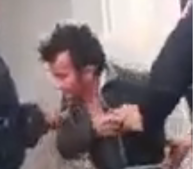 VIDEO: Linchan y amarran a un poste a delincuente en colonia de zona oriente de San Juan del Río