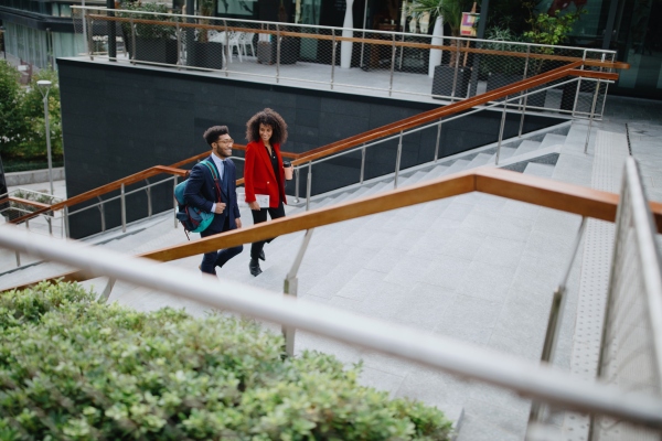 Valence presenta un programa de capacitación para ayudar a construir una cartera de ejecutivos negros