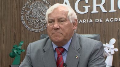 Víctor Villalobos, secretario de Agricultura, da positivo a Covid-19
