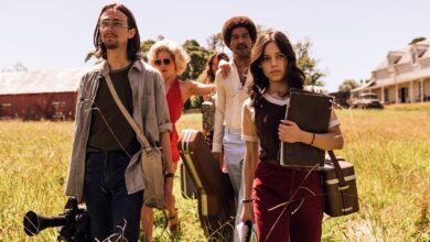 X Trailer muestra a estrellas de cine para adultos aterrorizadas por tejanos en una película de terror A24