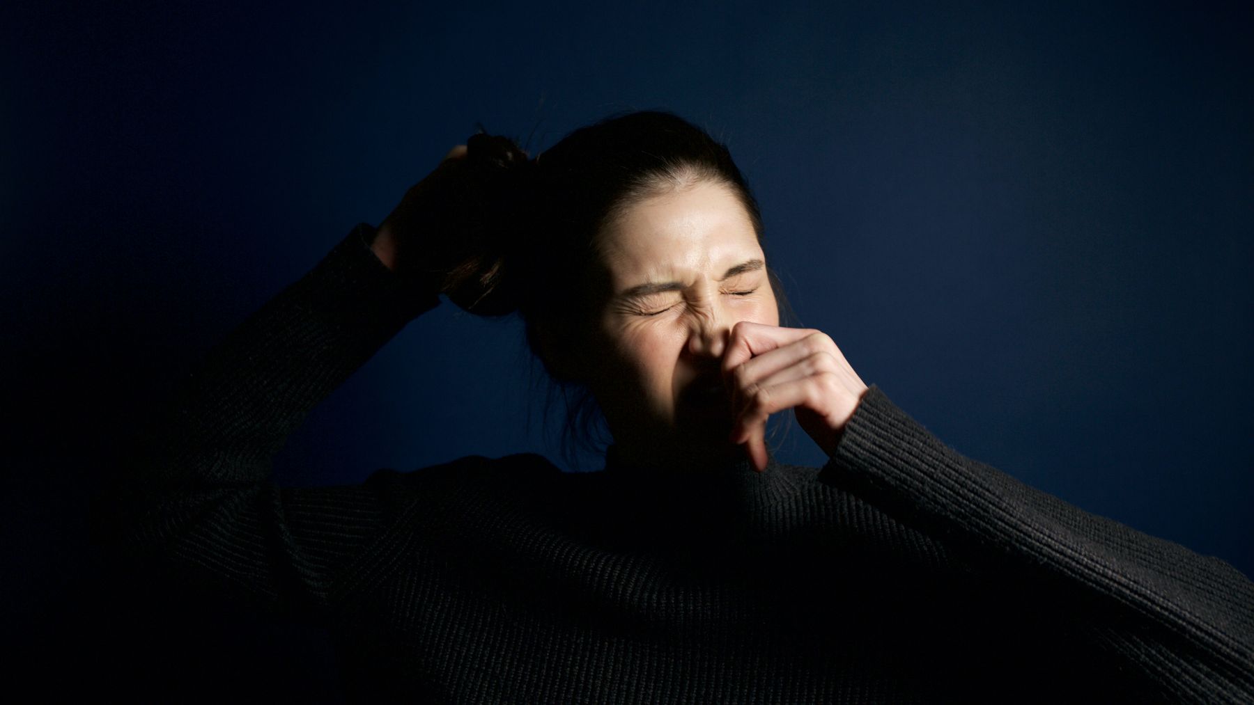 un estudio detecta un síntoma que solo sufren las personas vacunadas de covid