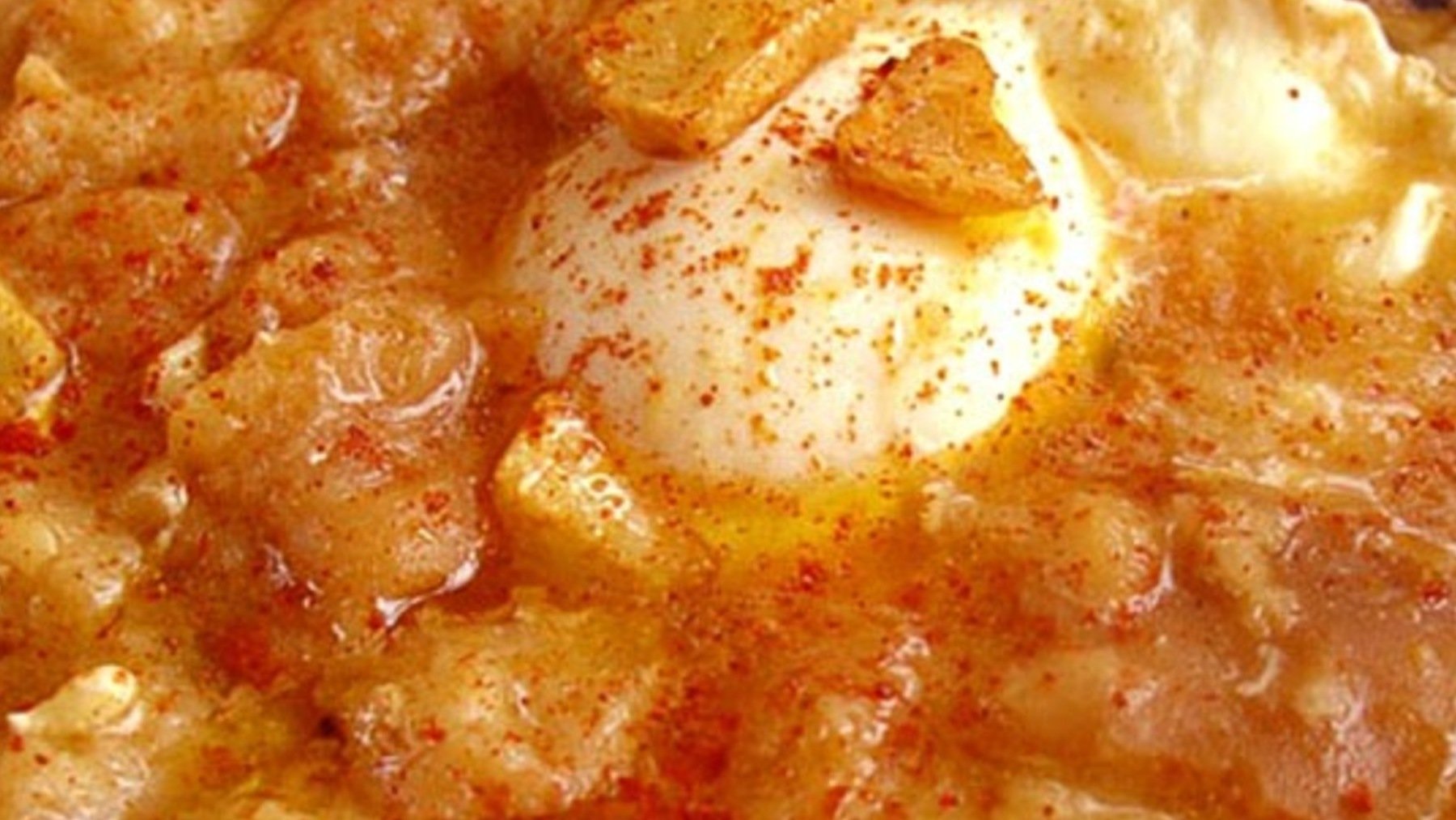 ¿Cuál es la diferencia entre la sopa de ajo y la sopa castellana?