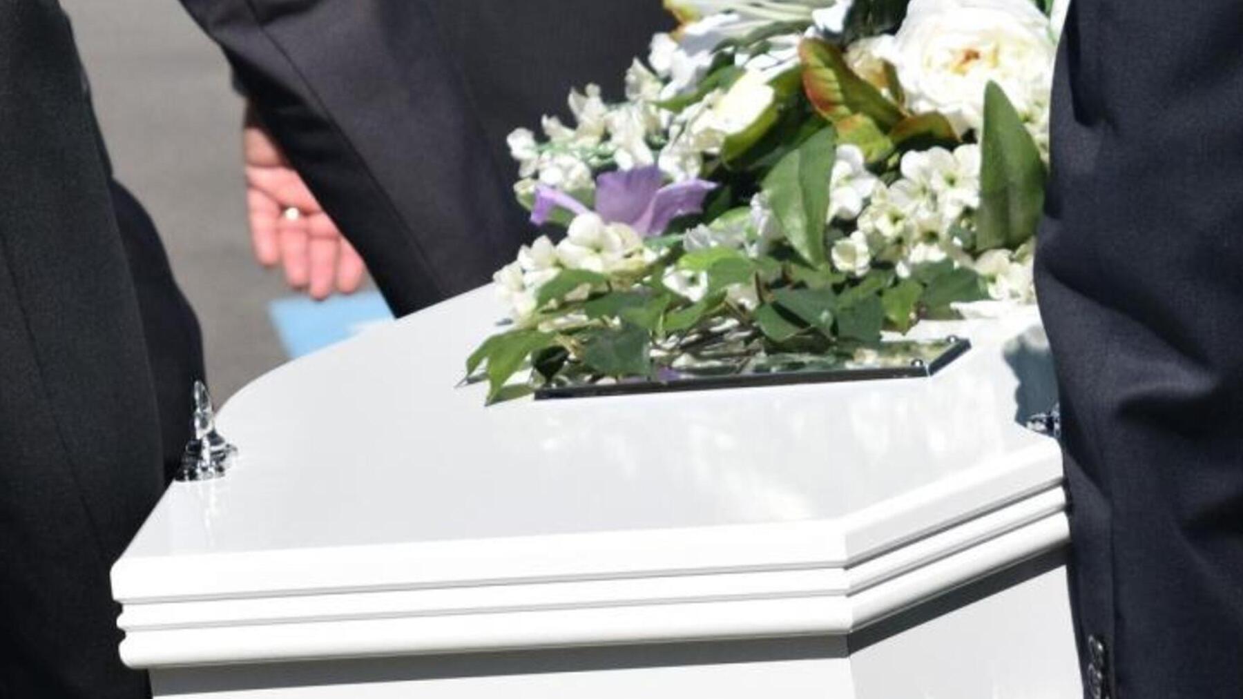 ¿Cuál es la diferencia entre un velatorio y un tanatorio?