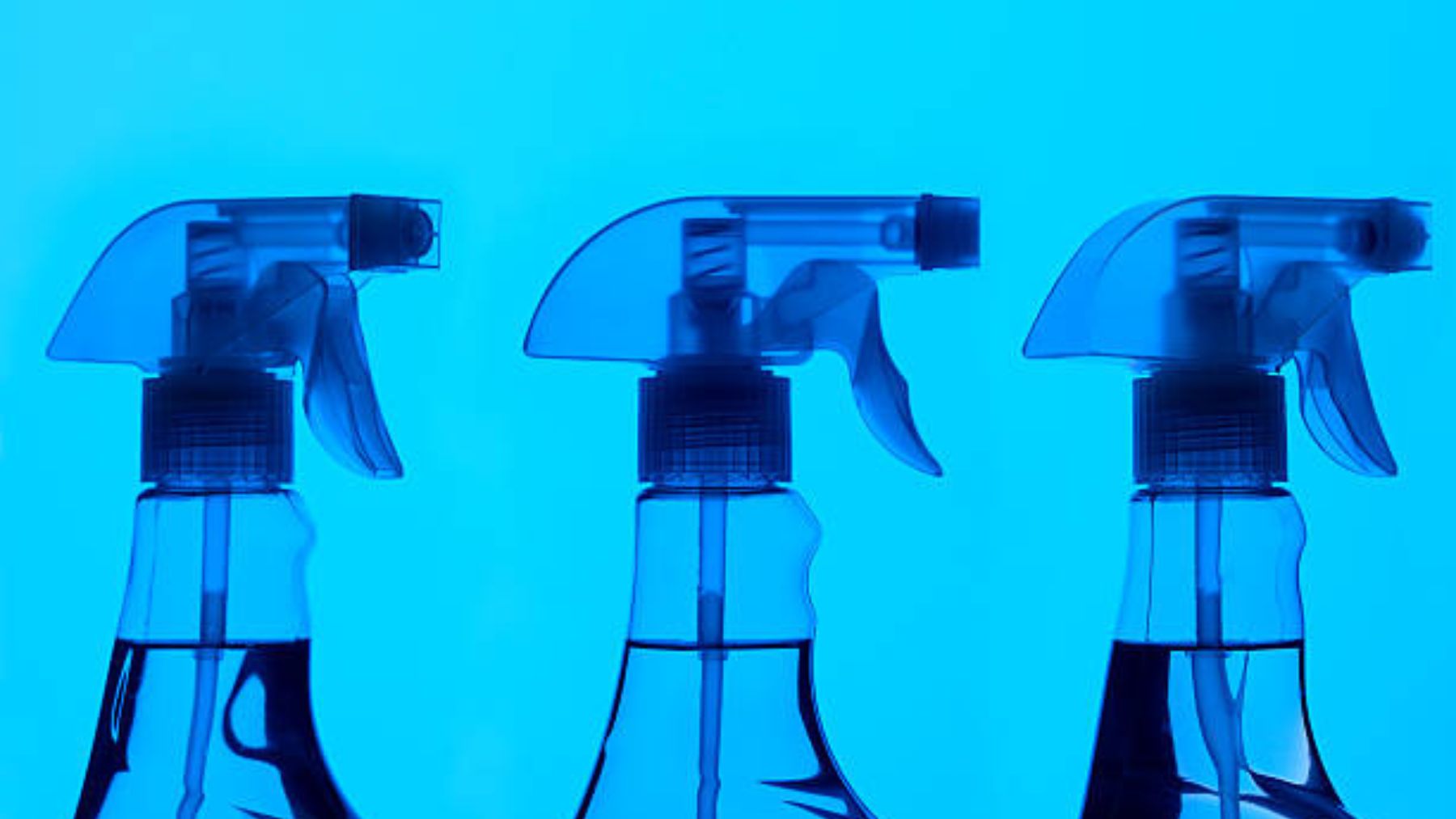 ¿Para qué sirve el amoniaco y cómo usarlo para limpiar en casa?