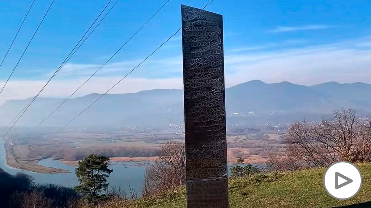 ¿por qué ha aparecido un nuevo monolito en Rumanía?