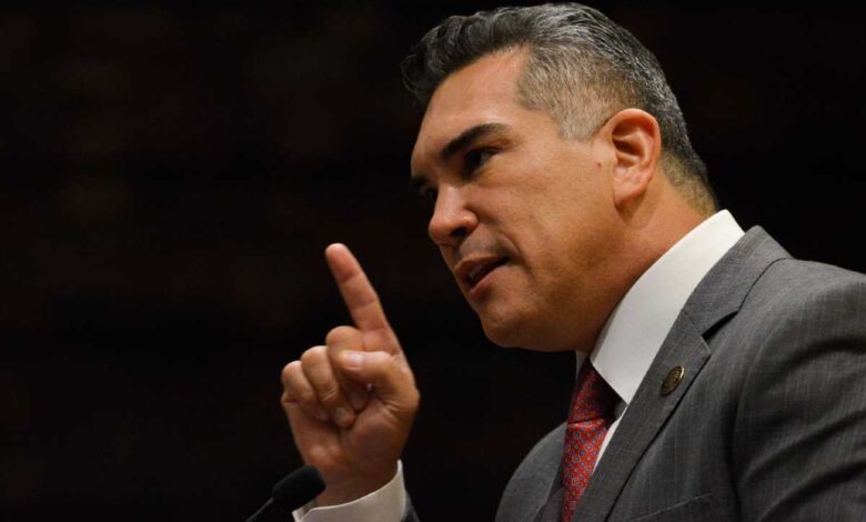 ‘Alito’ Moreno amaga con expulsar del PRI a exgobernadores que aceptan cargos de AMLO