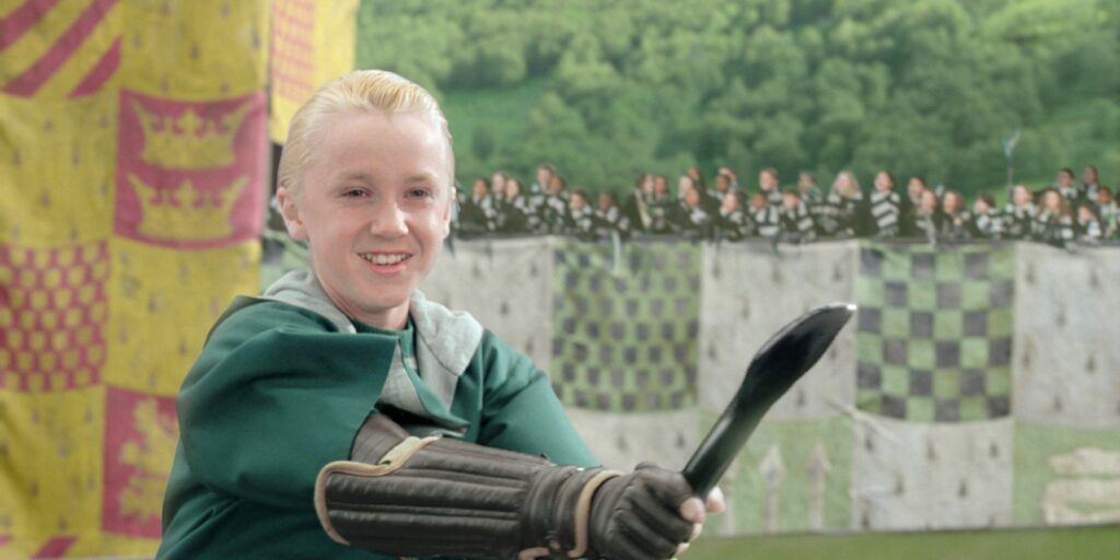 ¿Por qué Tom Felton mintió sobre montar escobas a un joven fanático de Harry Potter?