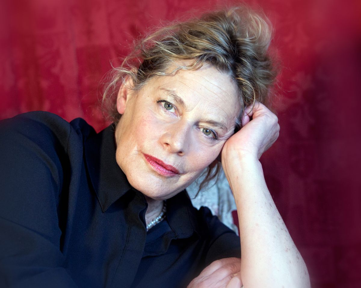 Deborah Levy reivindica la libertad y los sueños de las mujeres maduras en ‘Una casa propia’