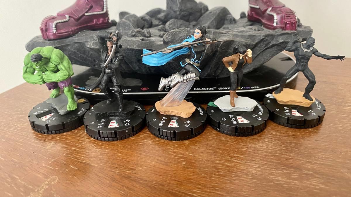 heroclix-marvel-la-guerra-de-los-reinos-unboxing-008.jpg
