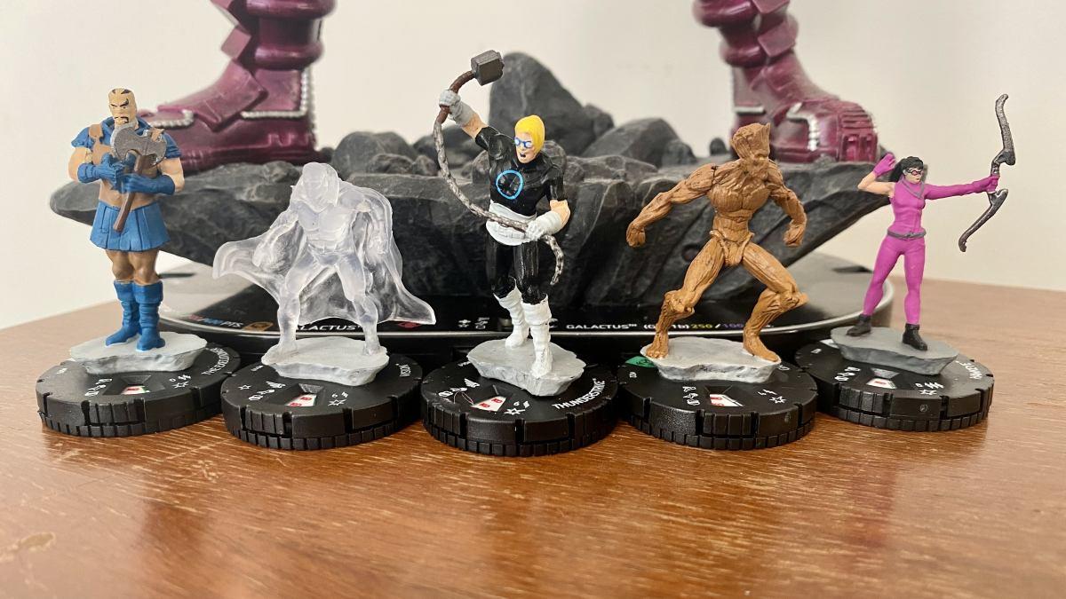 heroclix-marvel-la-guerra-de-los-reinos-unboxing-007.jpg