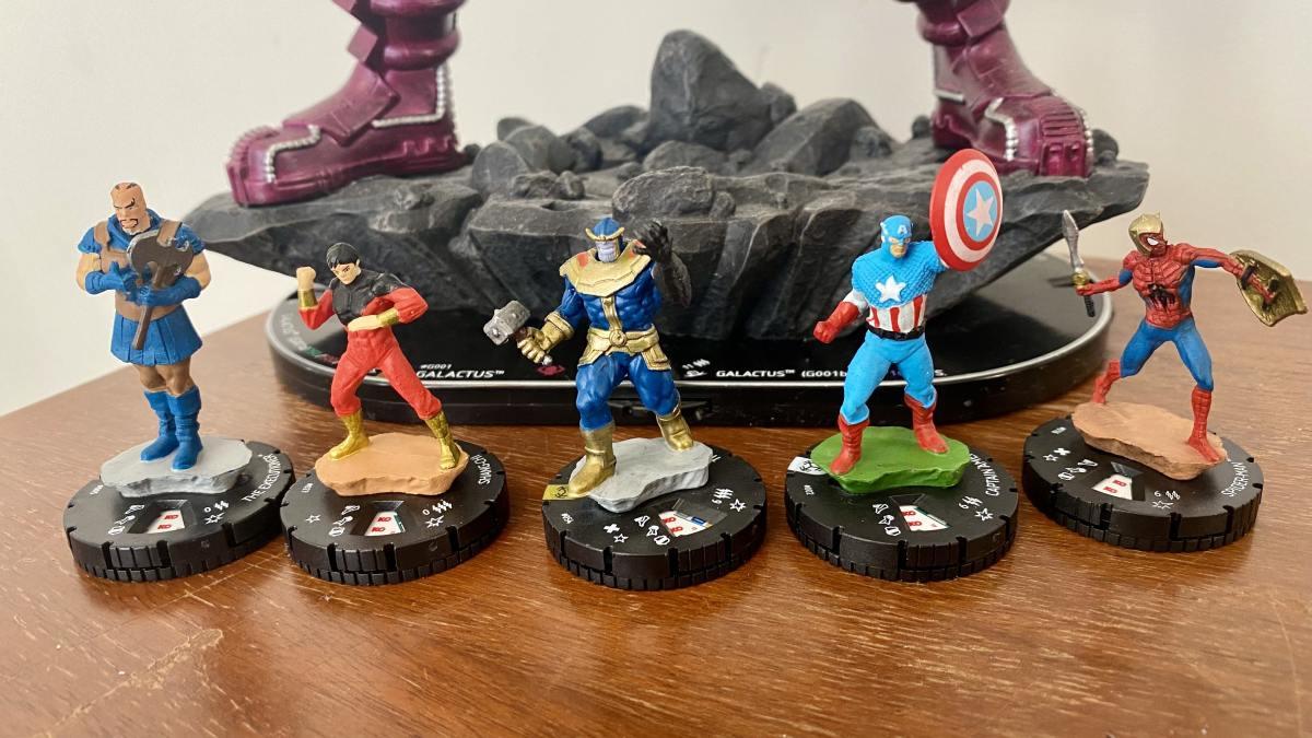 heroclix-marvel-la-guerra-de-los-reinos-unboxing-002.jpg