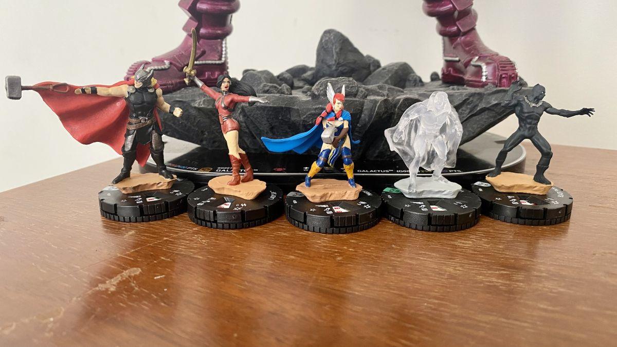 heroclix-marvel-la-guerra-de-los-reinos-unboxing-005.jpg