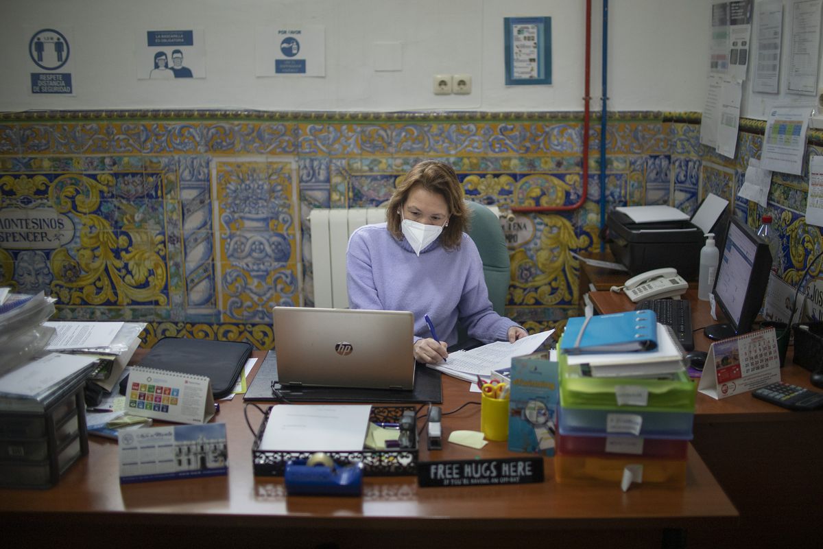 Burocracia, protocolos cambiantes y familias con dudas: el estrés de ser coordinador covid en la escuela